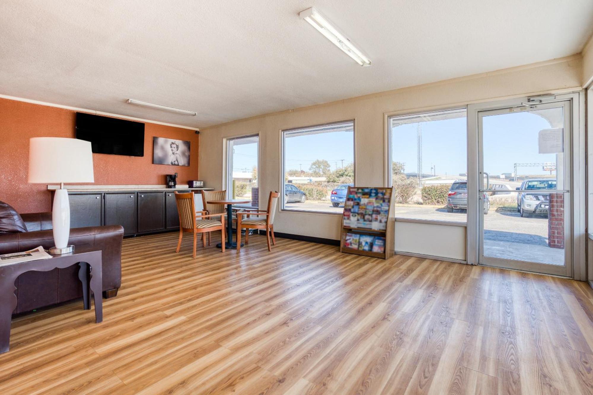 Oyo Hotel Waco University Area I-35 ภายนอก รูปภาพ